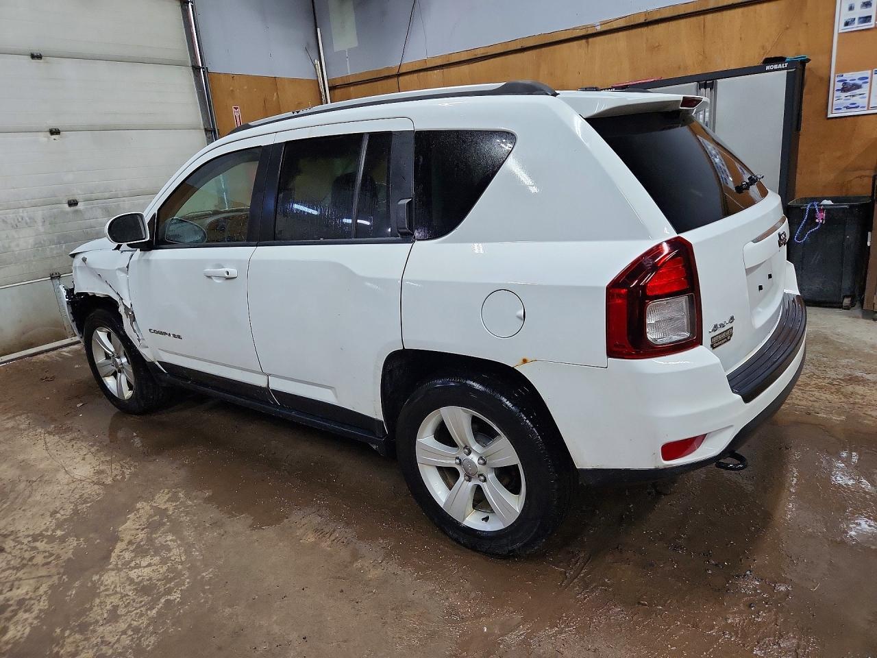 2015 Jeep Compass Latitude - Фото 2