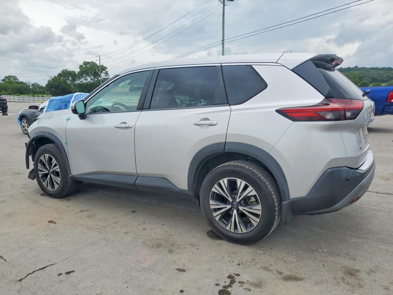 2022 Nissan Rogue Sv - Image 2