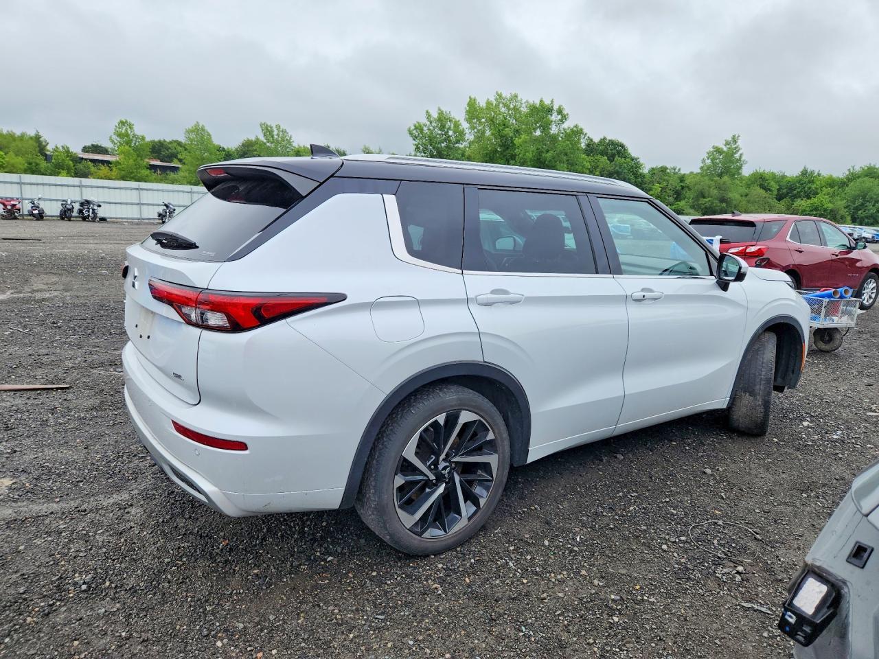 2023 Mitsubishi Outlander Sel - Image 3