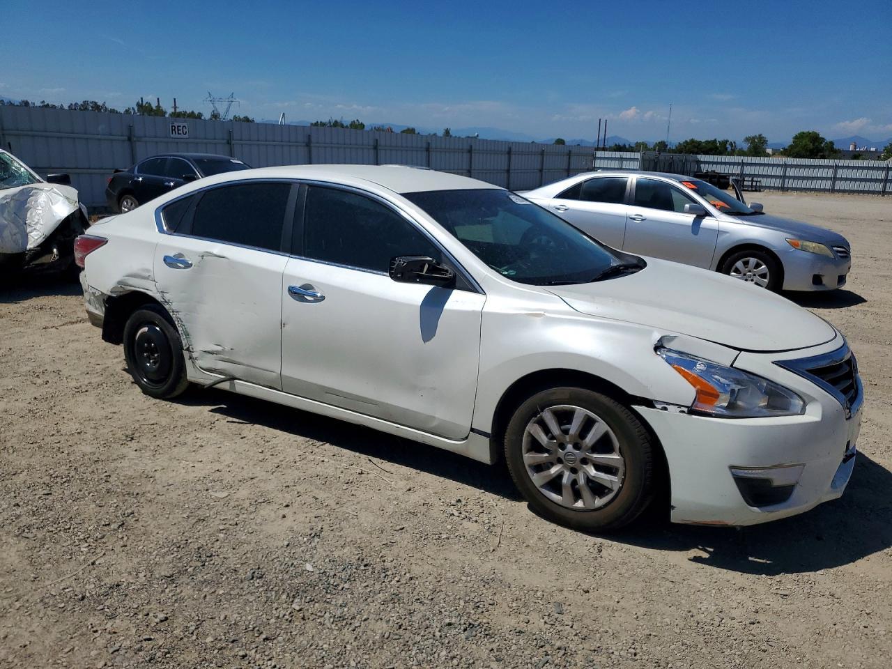 2015 Nissan Altima 2.5 S - Image 4