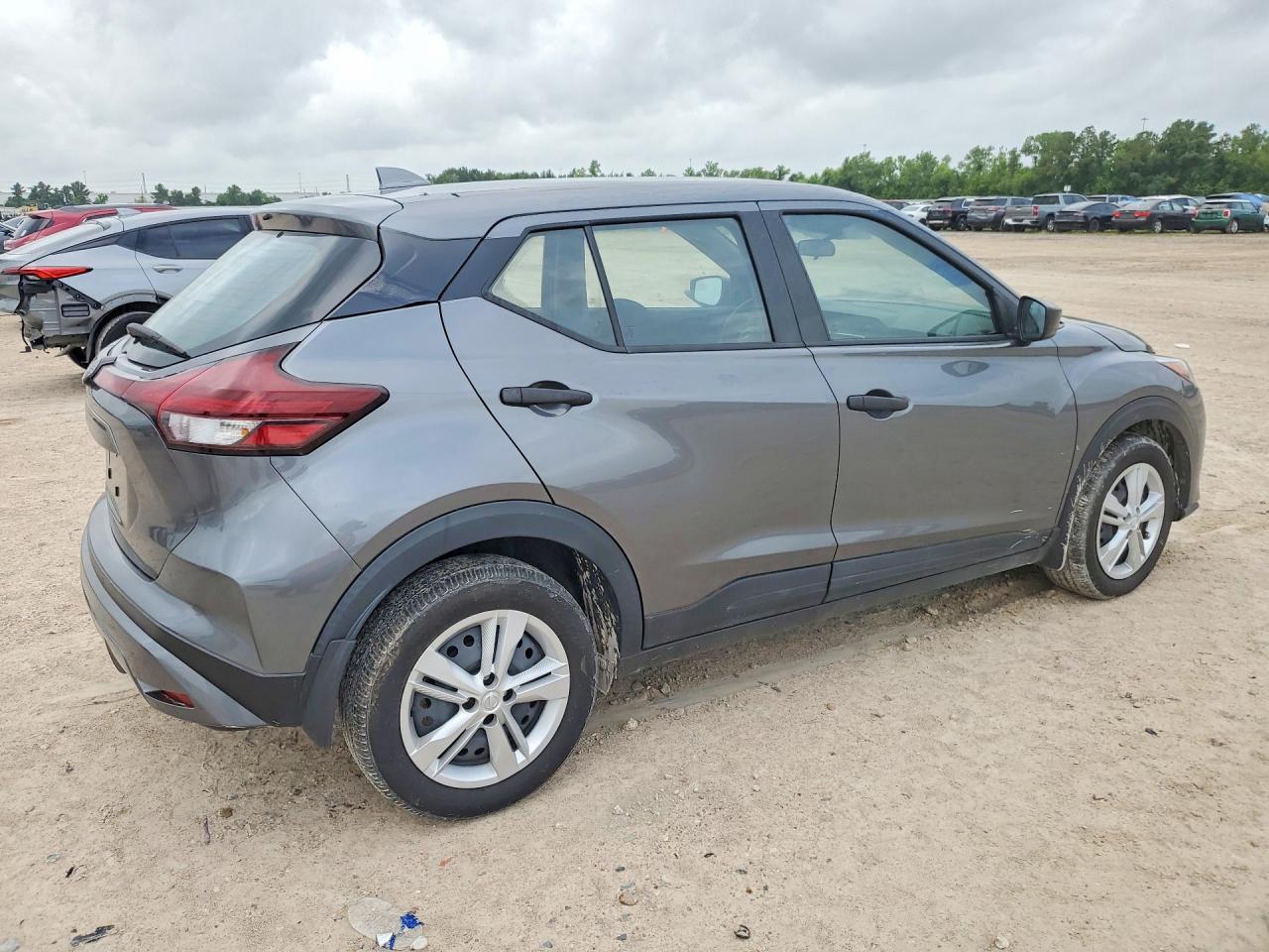 2024 Nissan Kicks S - Image 3