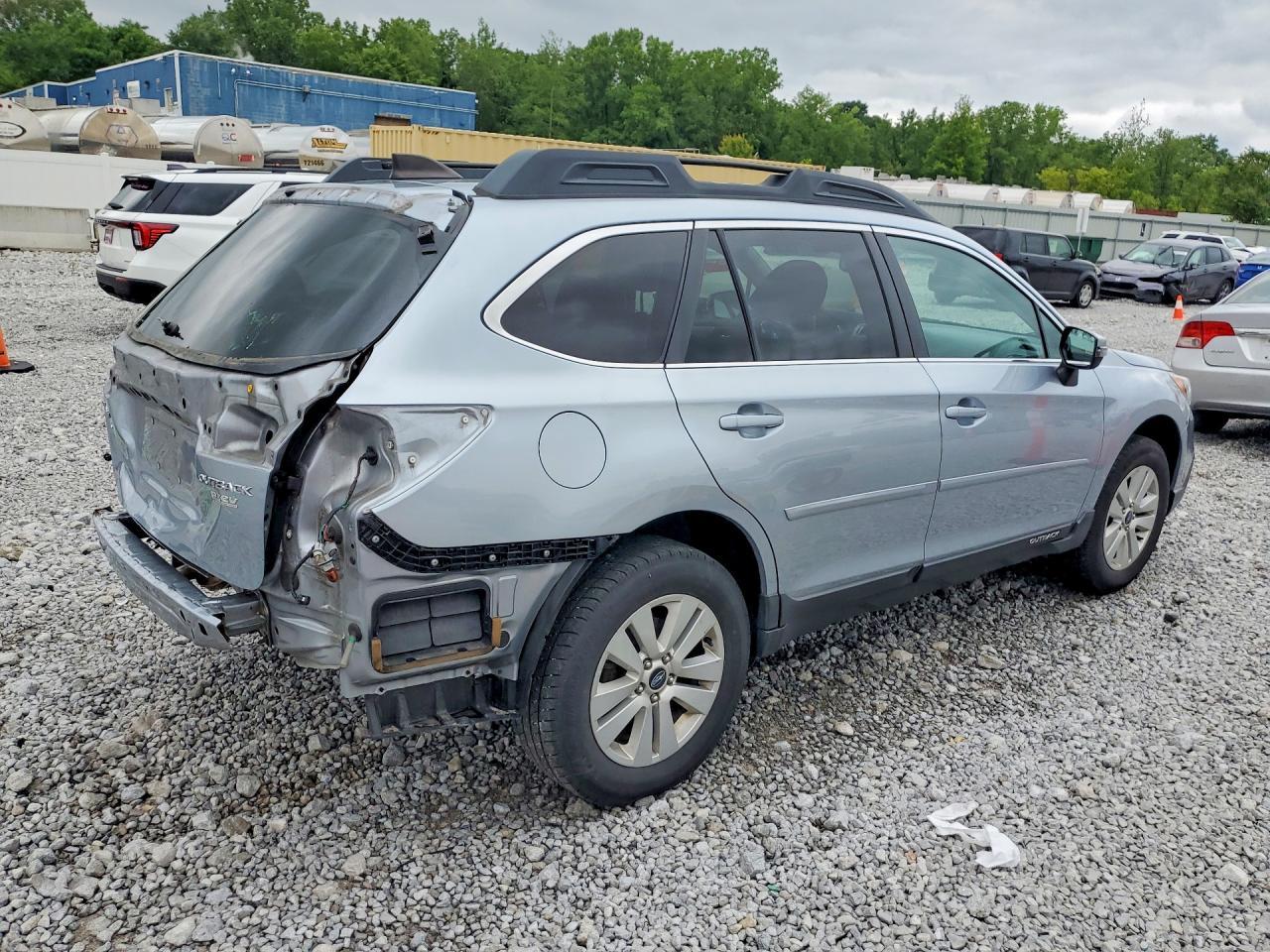 2016 Subaru Outback 2.5I Premium - Image 3