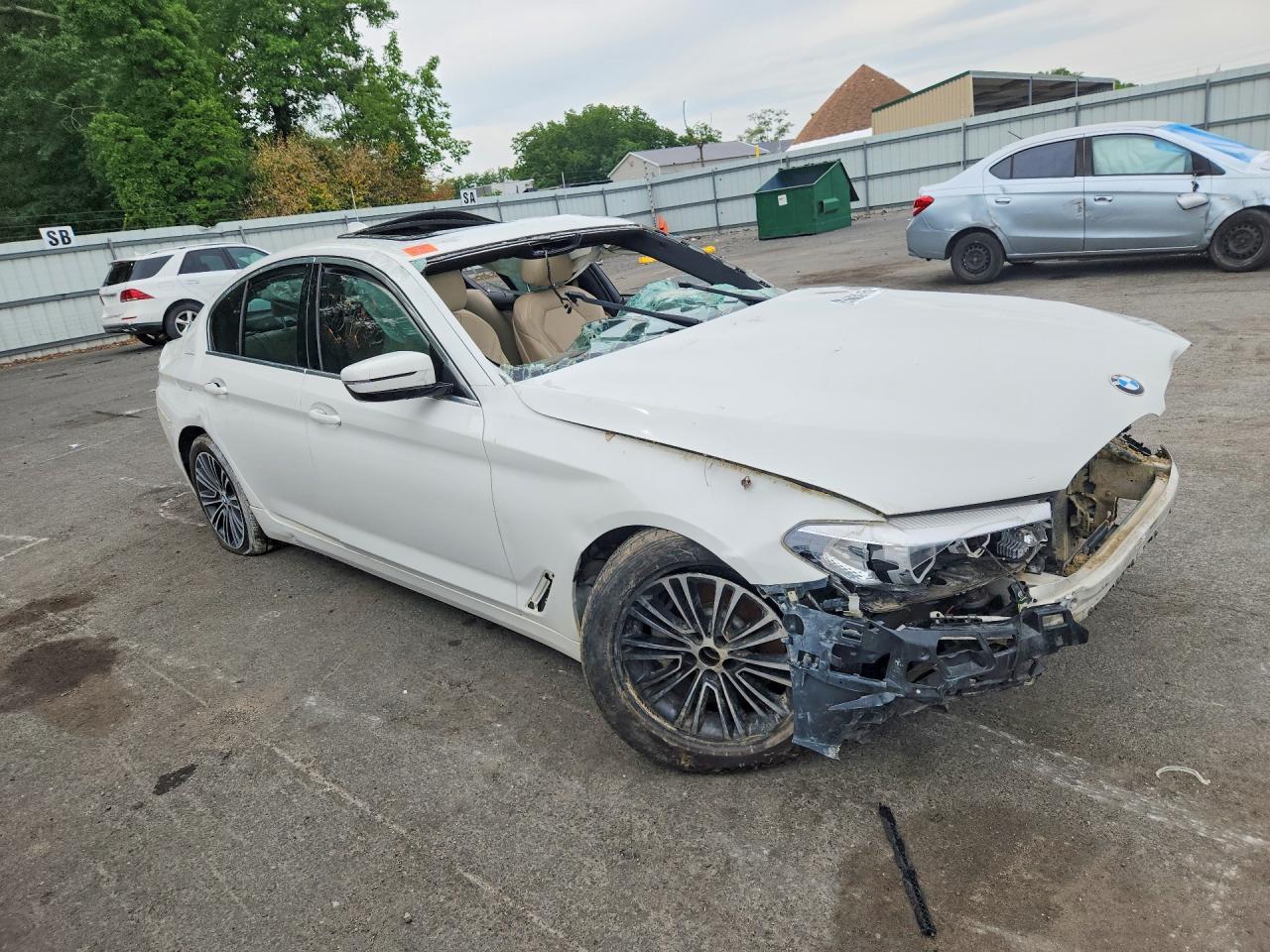 2019 BMW 530 Xi - Image 4