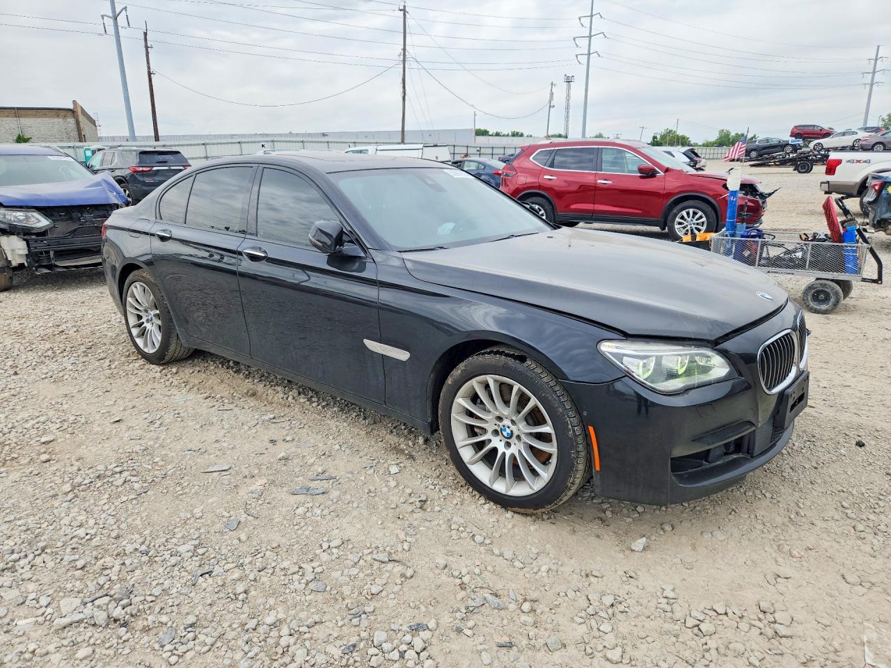 2015 BMW 750 Xi - Фото 4