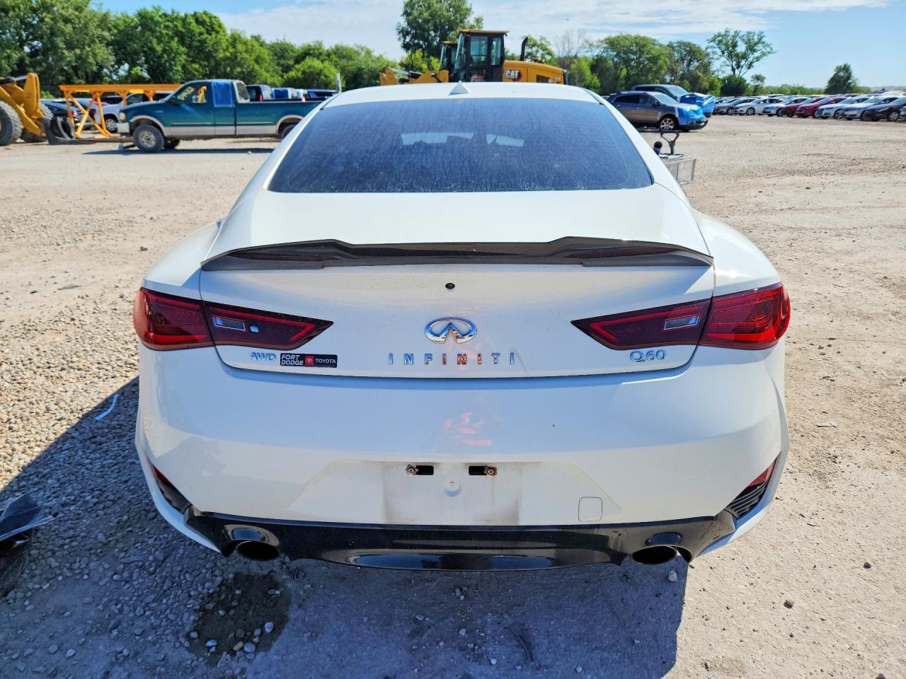 2017 Infiniti Q60 3.0T Premium - Фото 6
