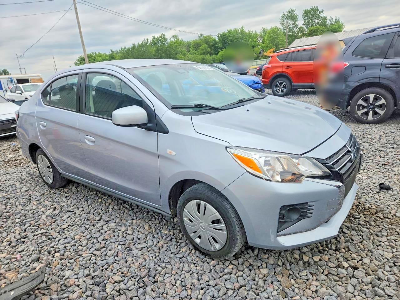 2023 Mitsubishi Mirage G4 Es/G4 Le/G4 Black Edition - Image 4
