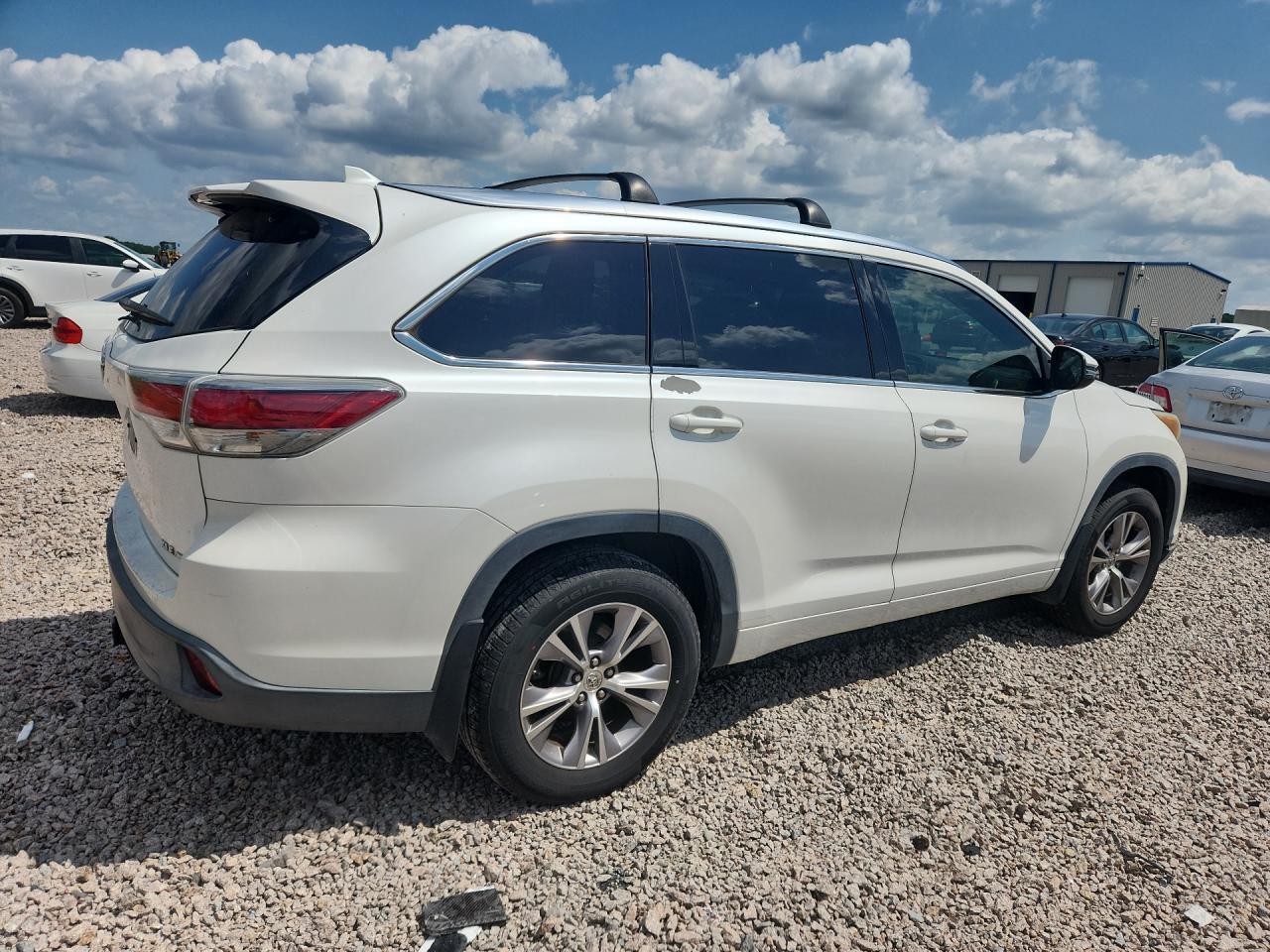 2015 Toyota Highlander Xle - Image 3