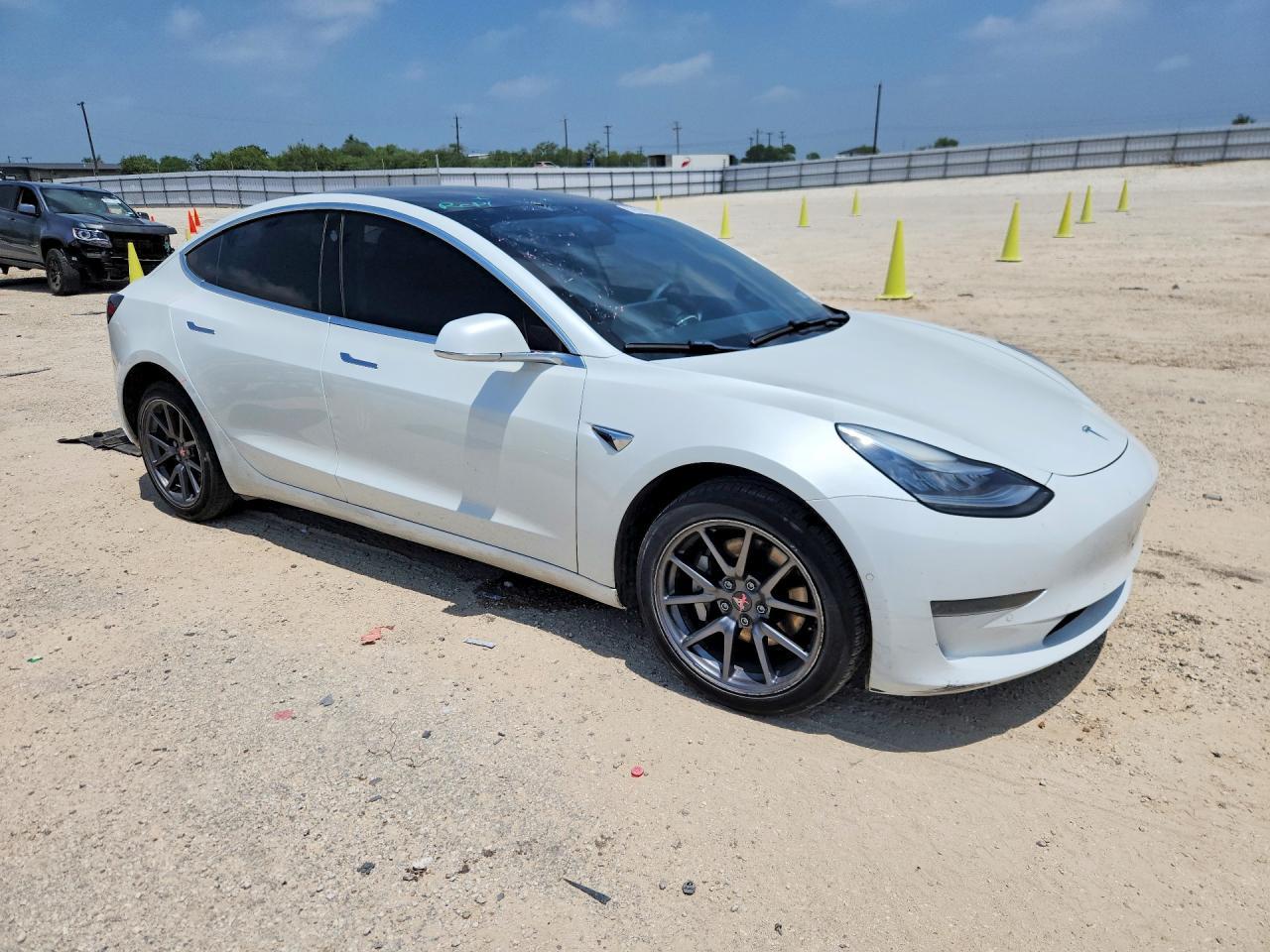 2020 Tesla Model 3 - Фото 4