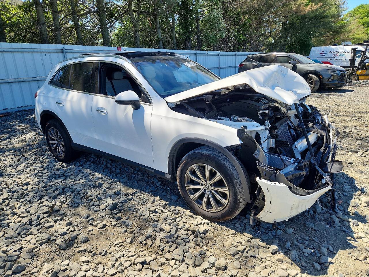 2025 Mercedes-Benz Glc 300 4Matic - Image 4