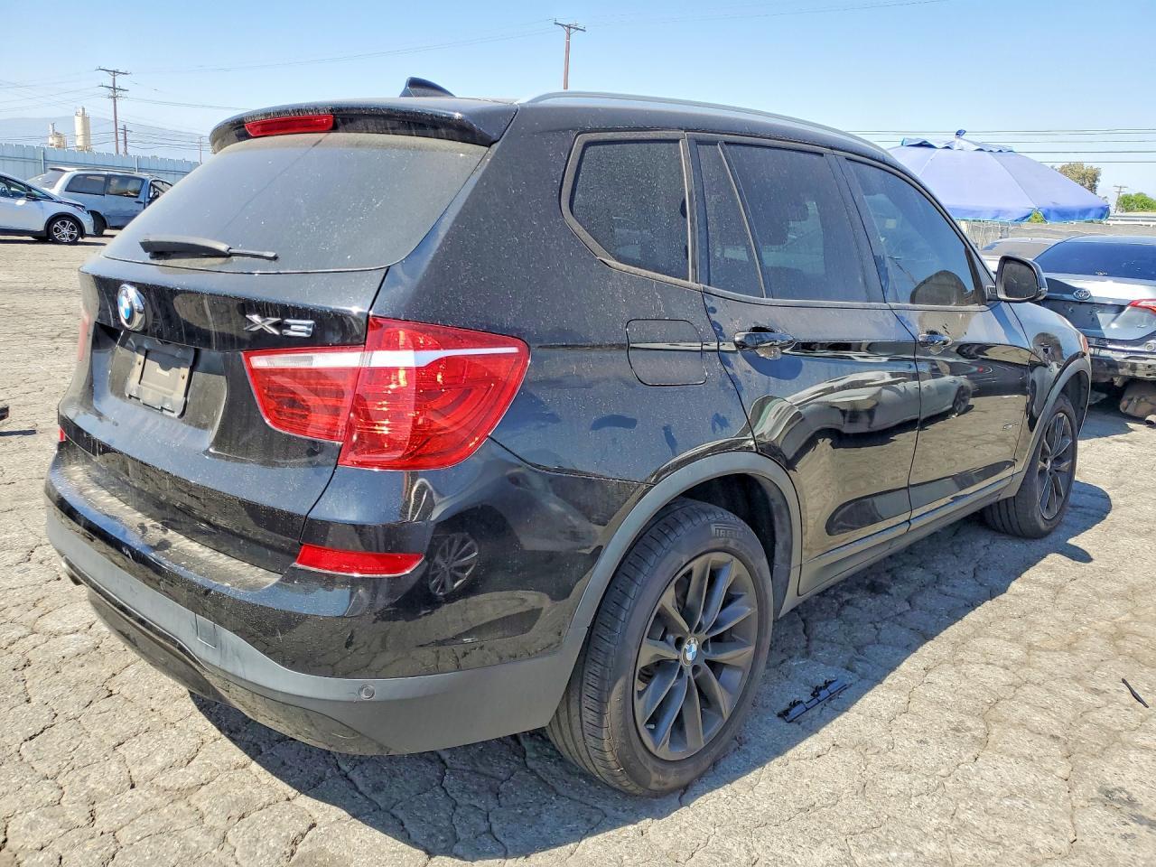 2017 BMW X3 Sdrive28I - Фото 3