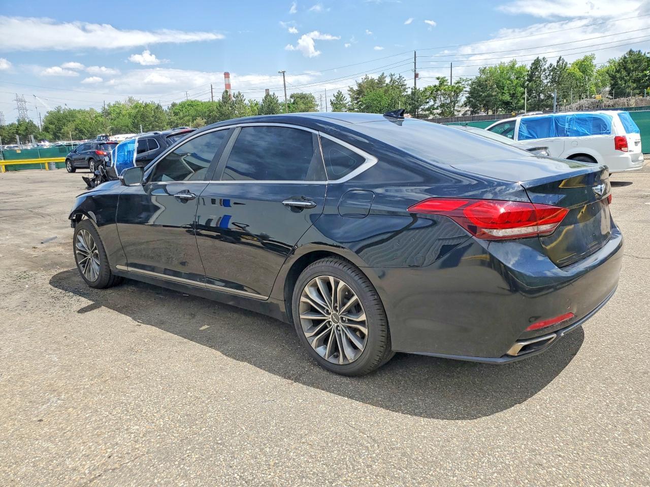 2015 Hyundai Genesis 3.8L - Фото 2