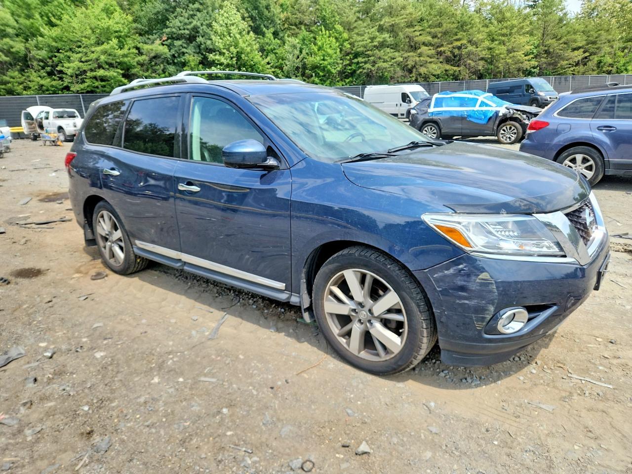 2013 Nissan Pathfinder S - Image 4