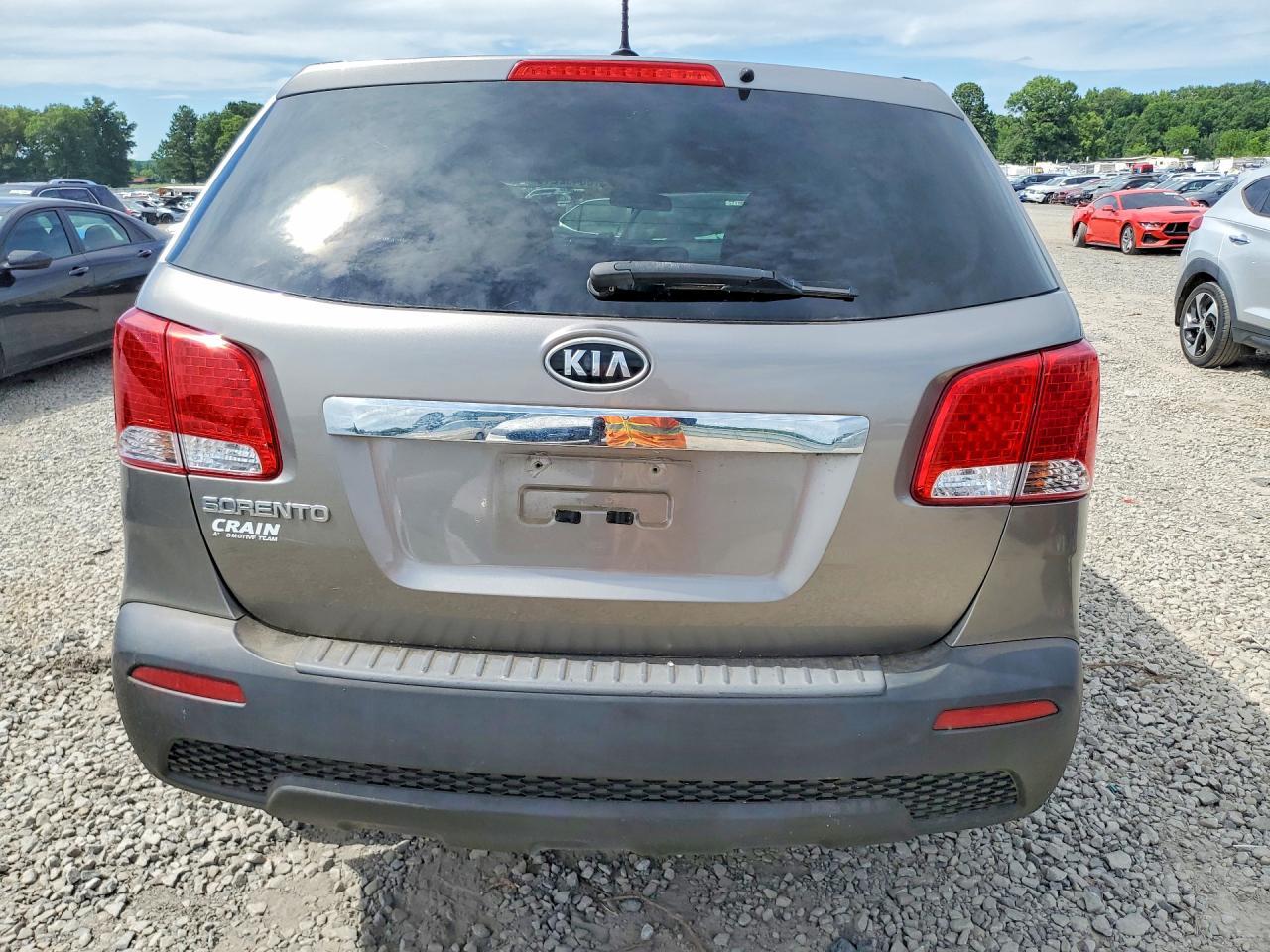 2012 Kia Sorento Lx - Image 6