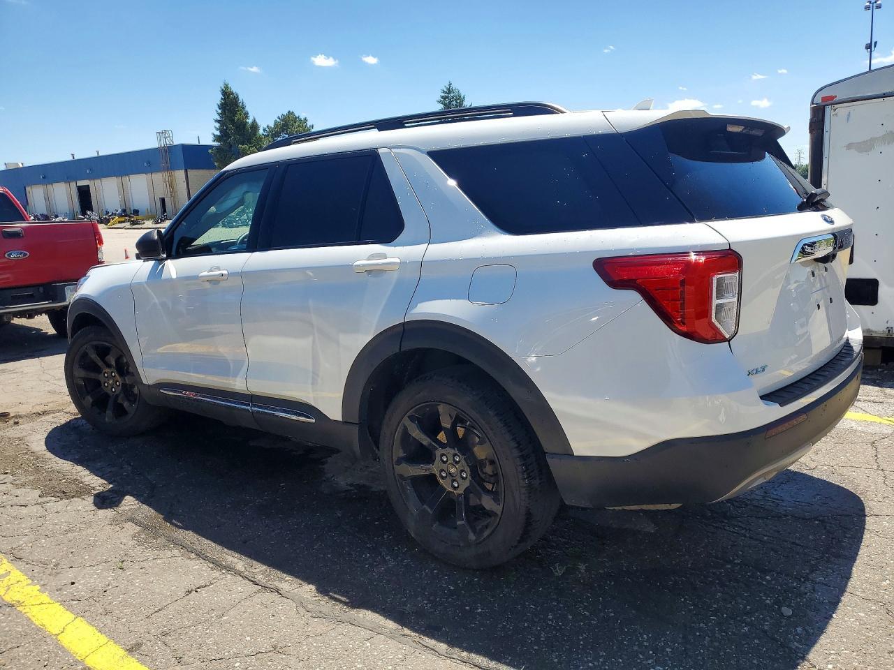 2022 Ford Explorer Xlt - Фото 2