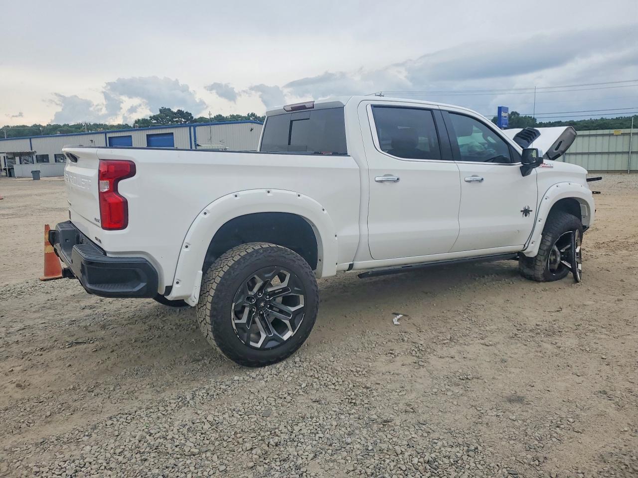 2020 Chevrolet 1500 - Image 3