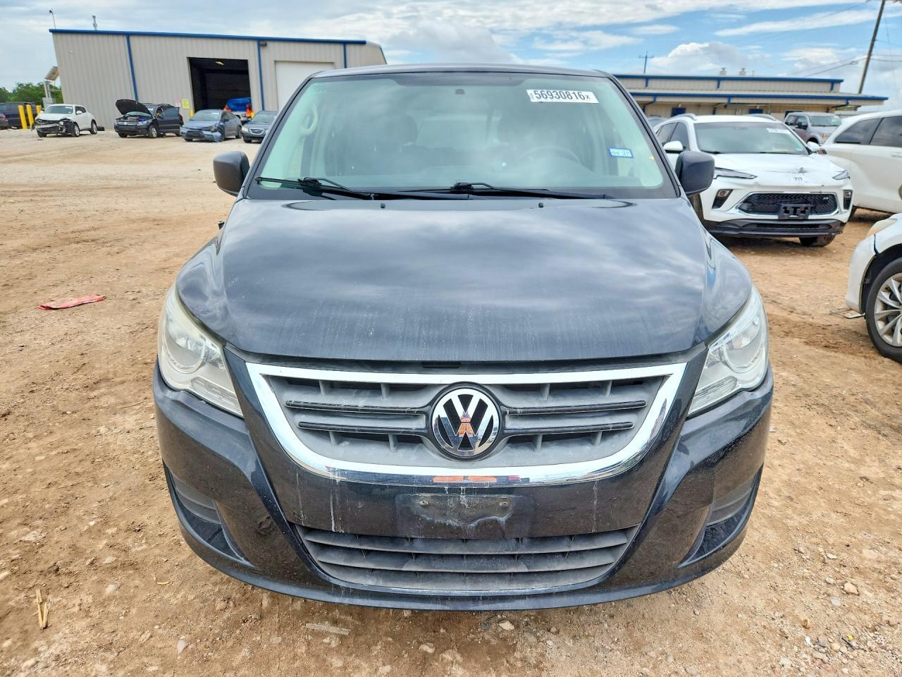 2012 Volkswagen Routan S - Фото 5