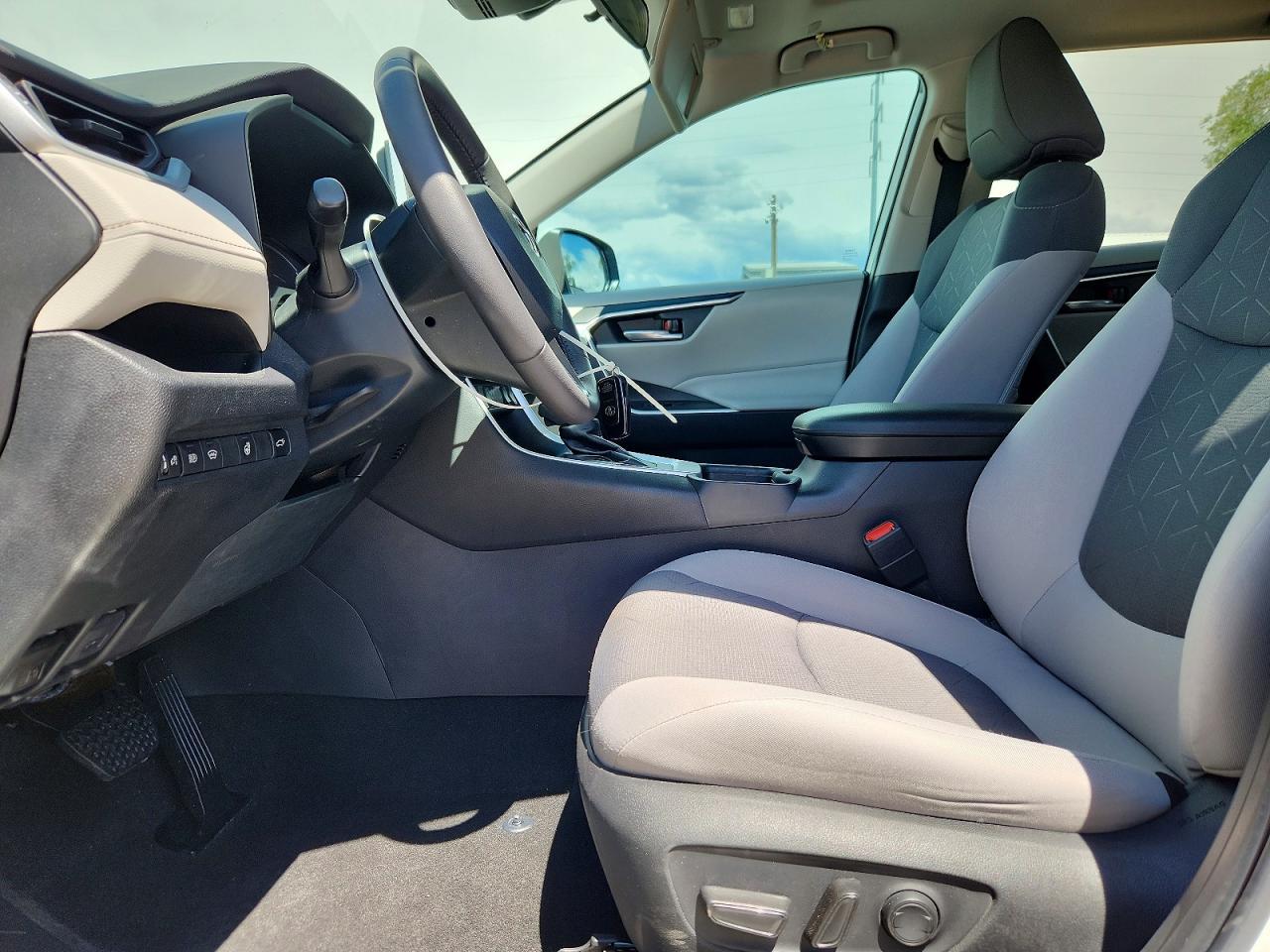 2023 Toyota Rav4 Xle - Image 7