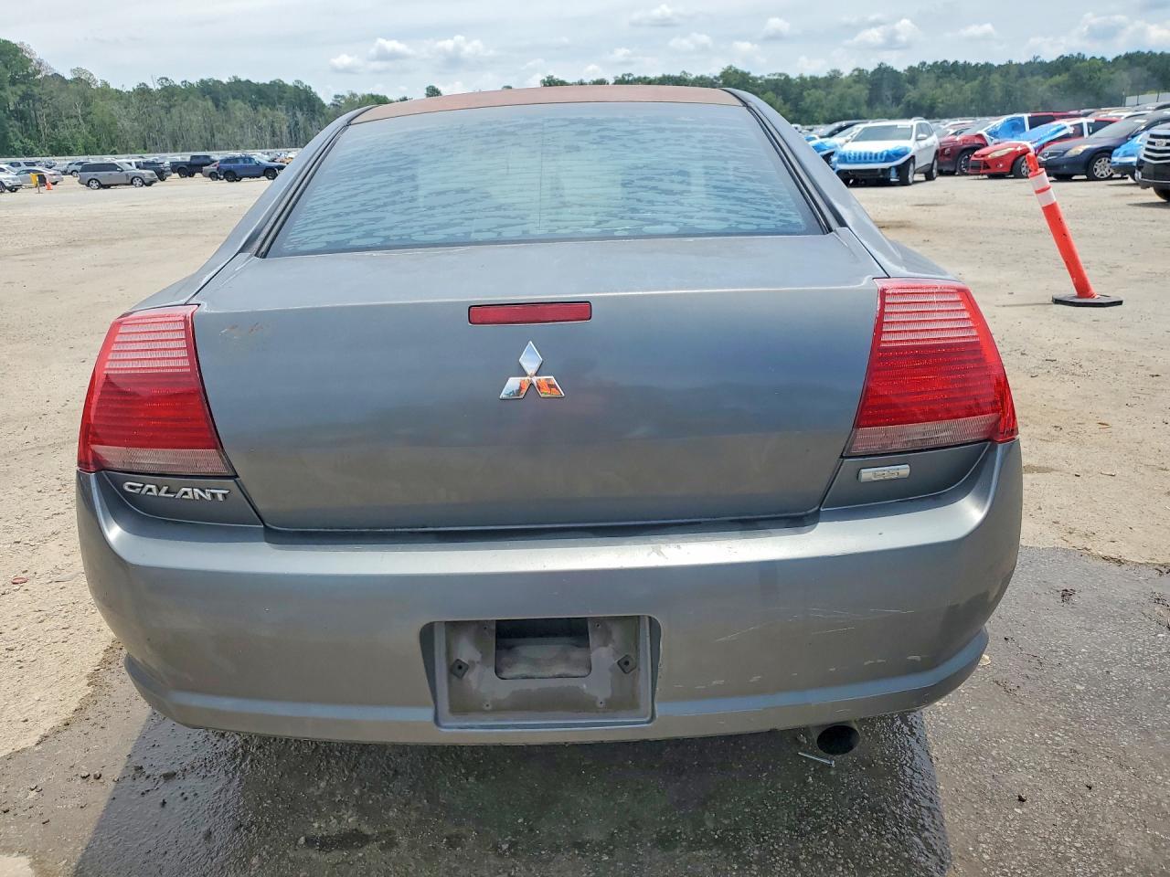 2004 Mitsubishi Galant Es Medium - Image 6