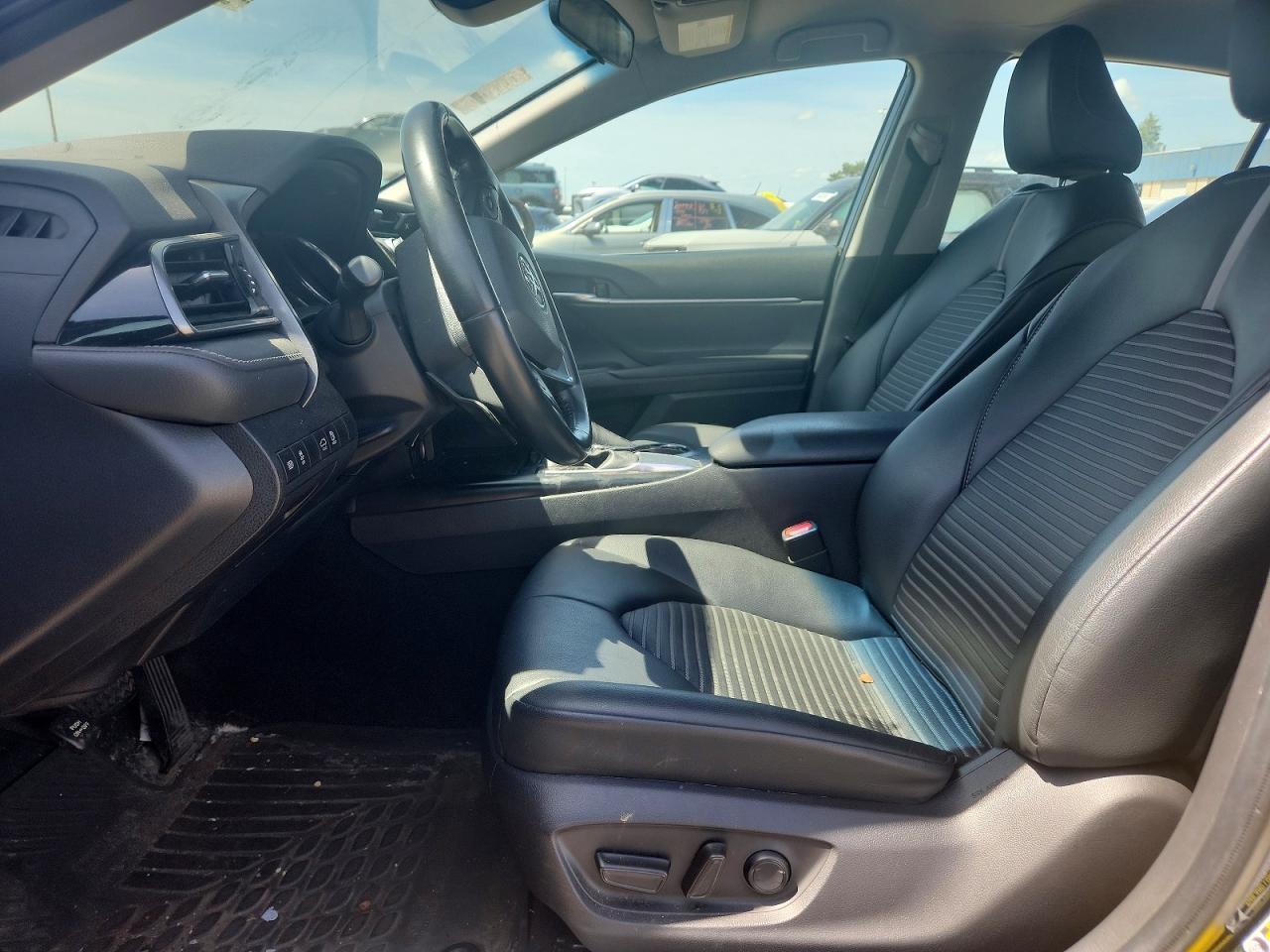 2020 Toyota Camry Se - Фото 7
