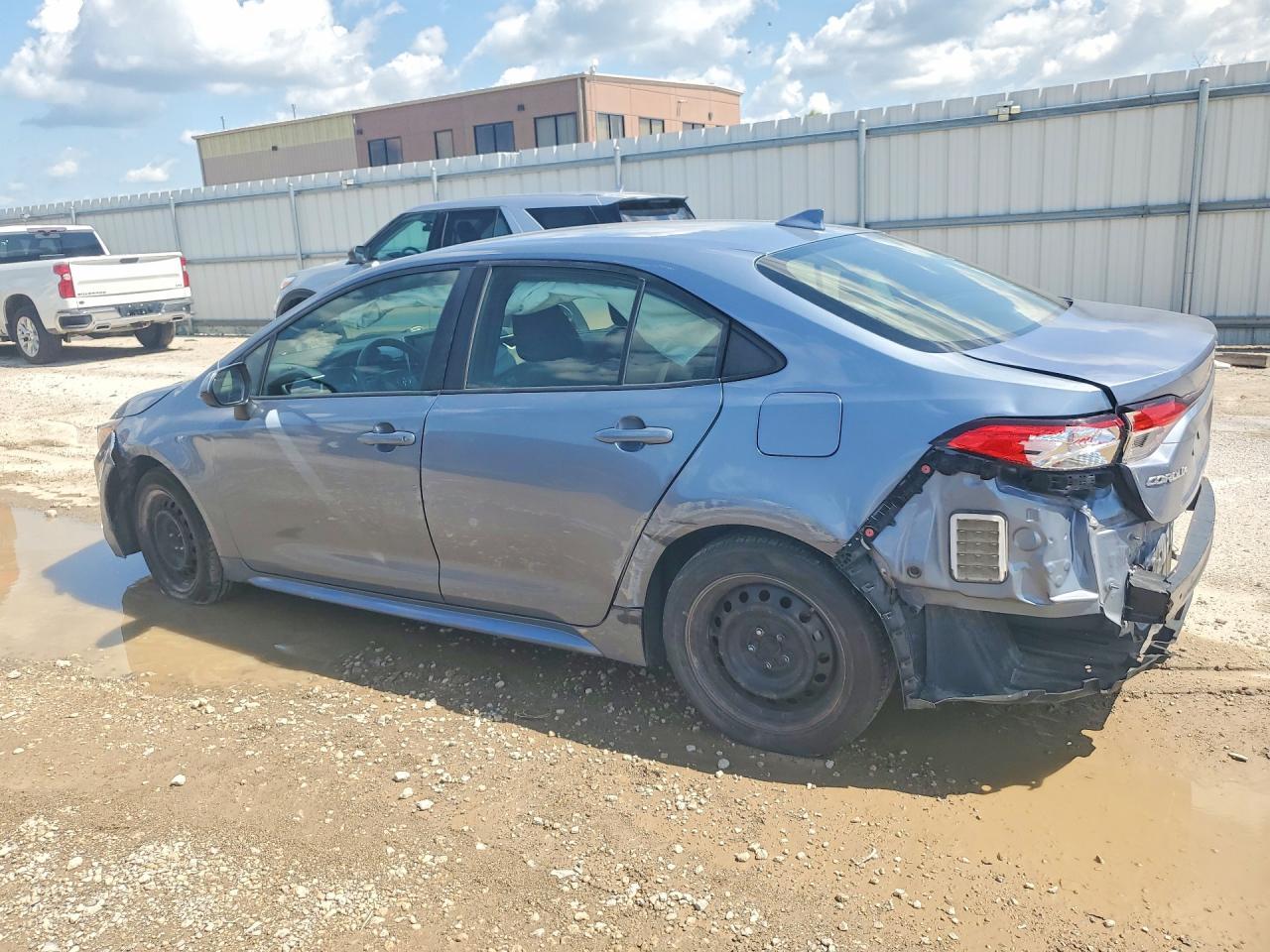 2020 Toyota Corolla Le - Image 2