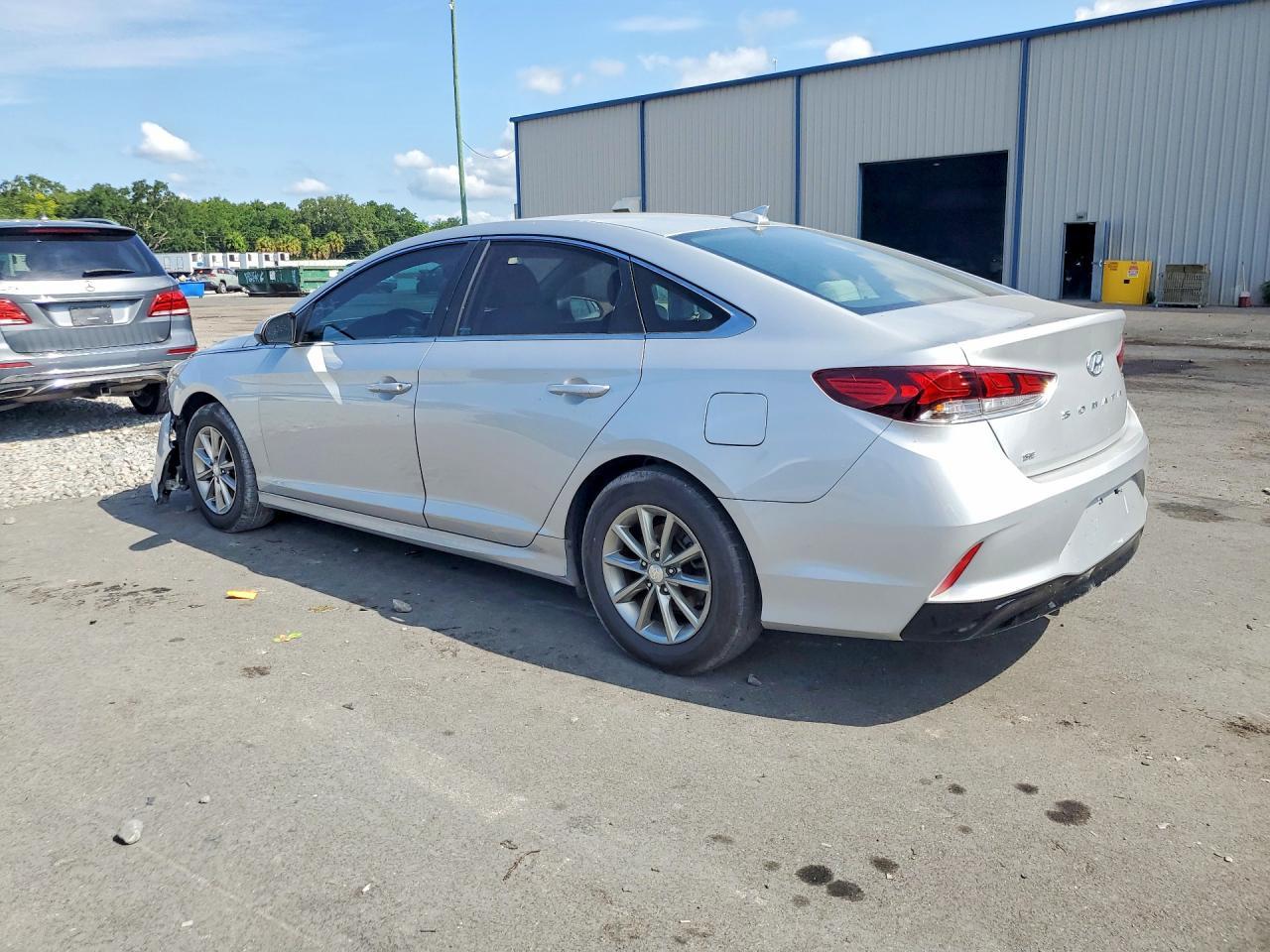 2019 Hyundai Sonata Se - Image 2