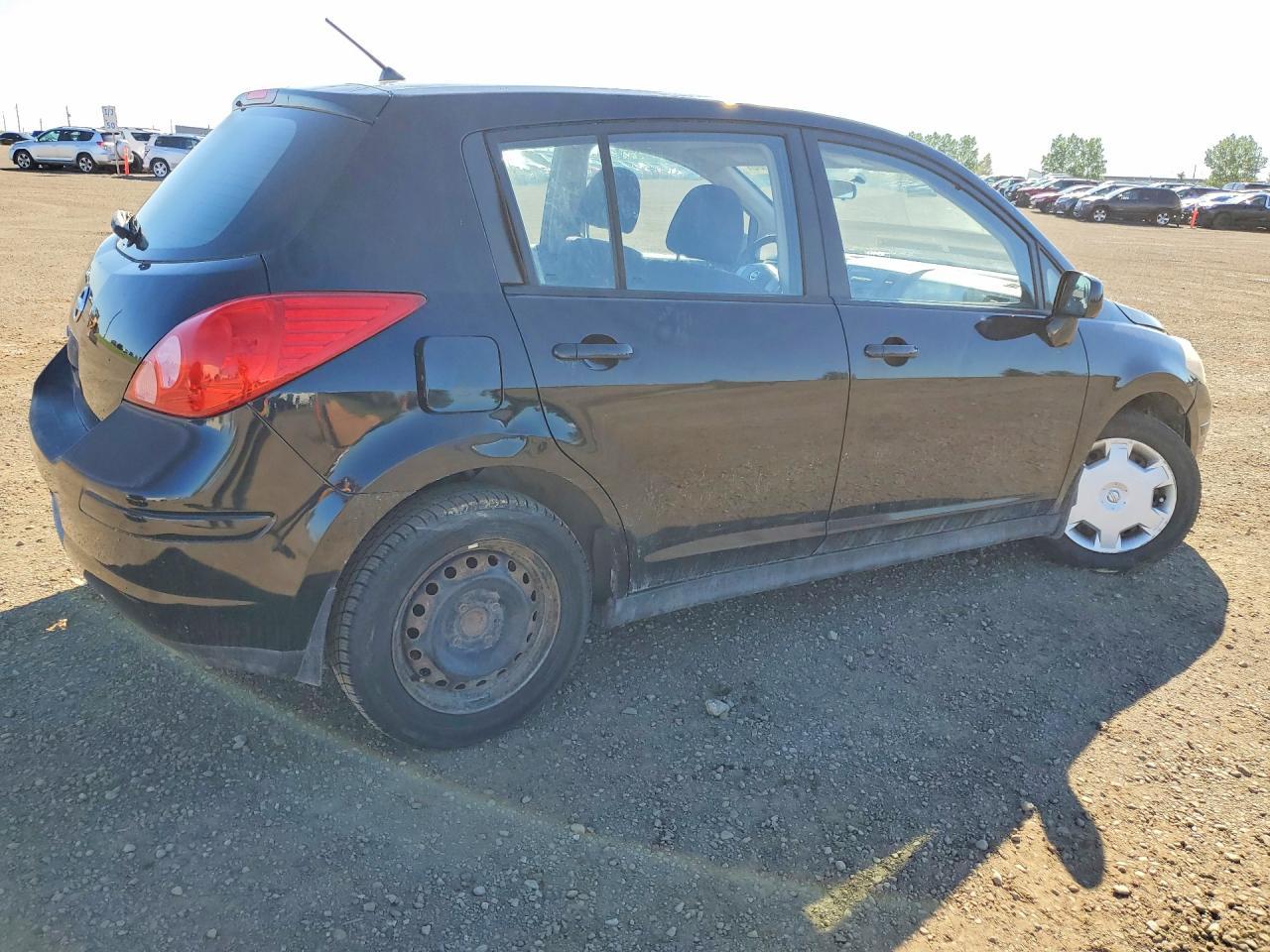 2007 Nissan Versa 1.8 S - Image 3