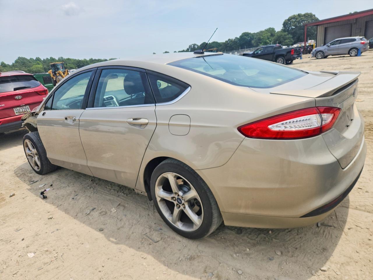 2015 Ford Fusion Se - Фото 2