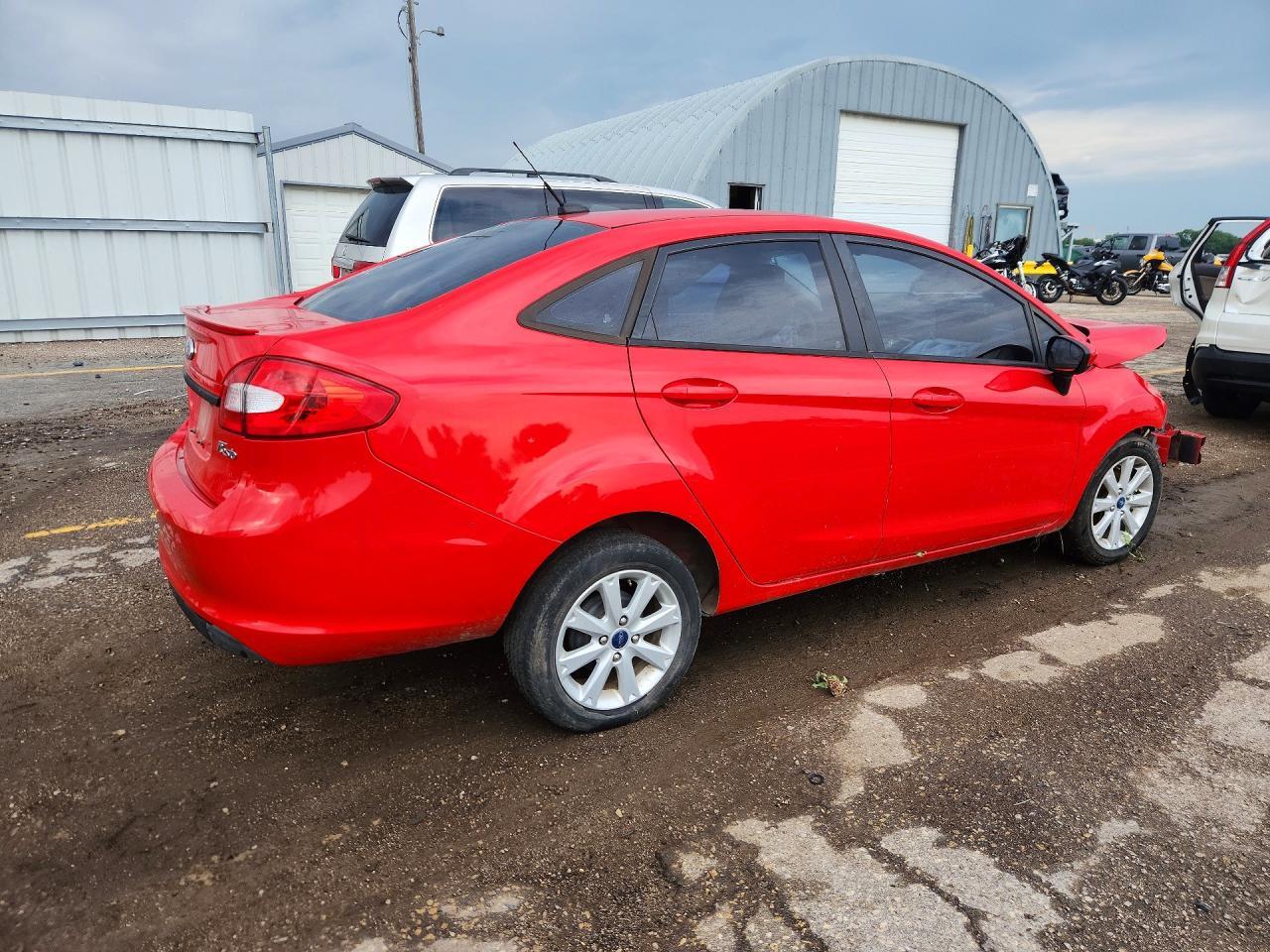 2012 Ford Fiesta Se - Фото 3
