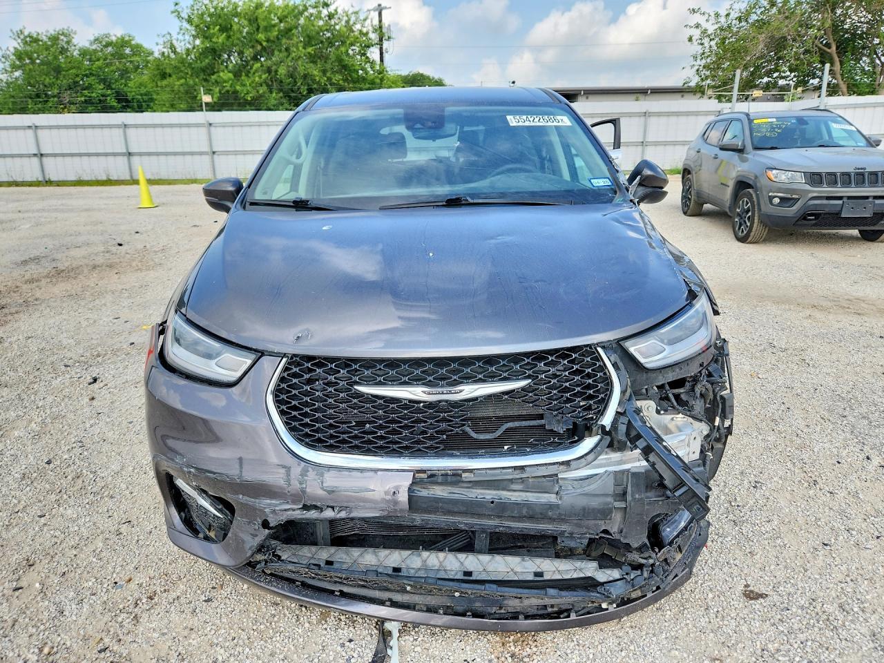 2023 Chrysler Pacifica Touring L - Image 5