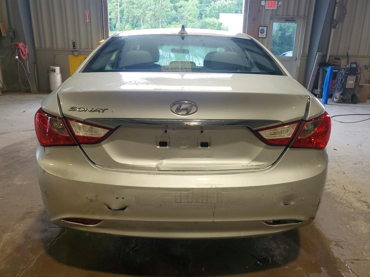 2011 Hyundai Sonata Gls - Image 6