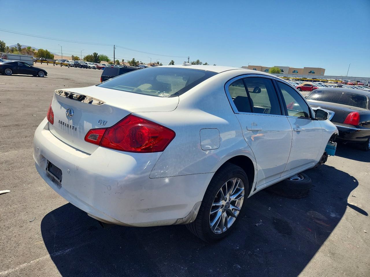 2010 Infiniti G37 Sedan Base - Фото 3