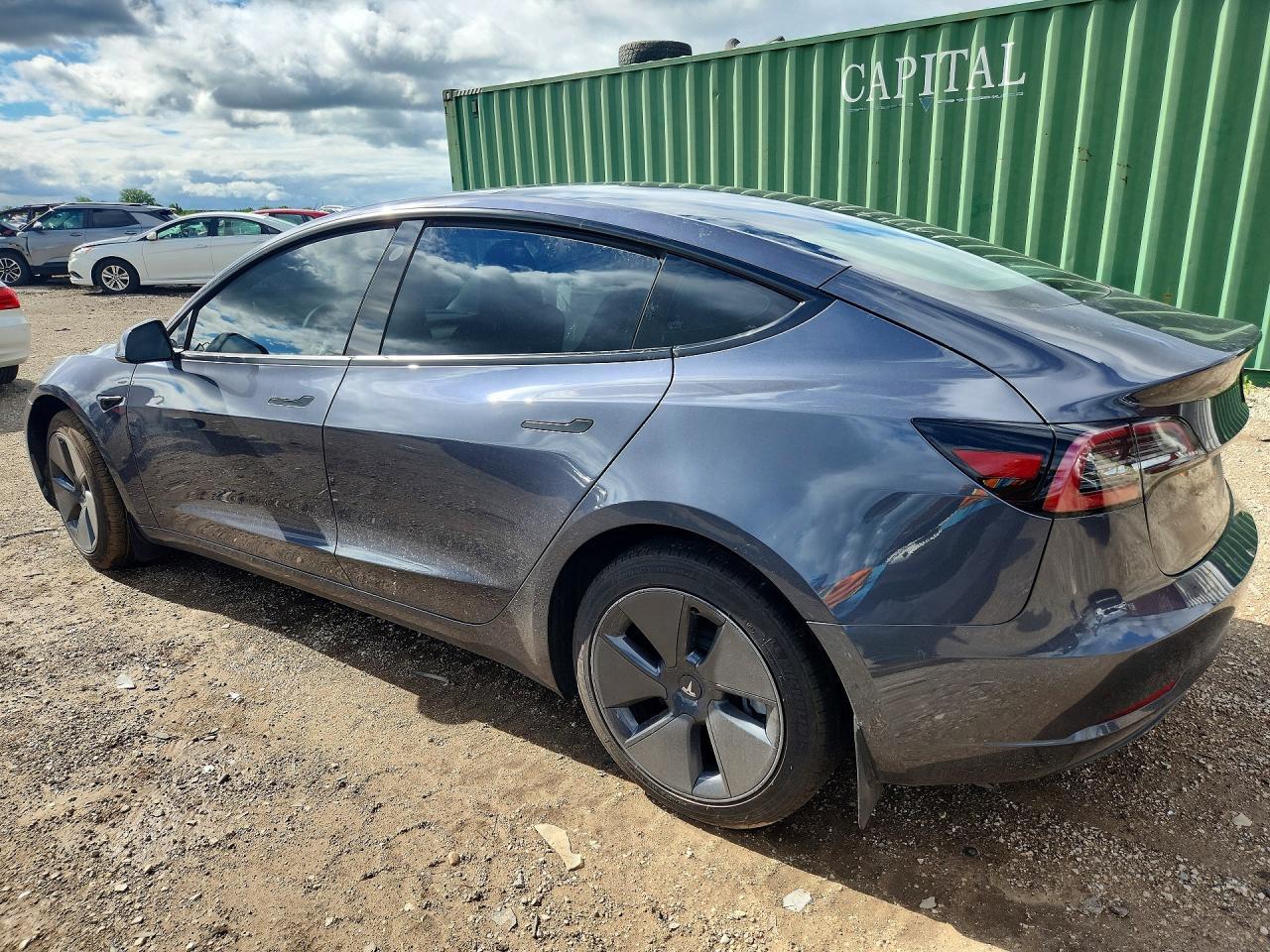 2023 Tesla Model 3 - Фото 2