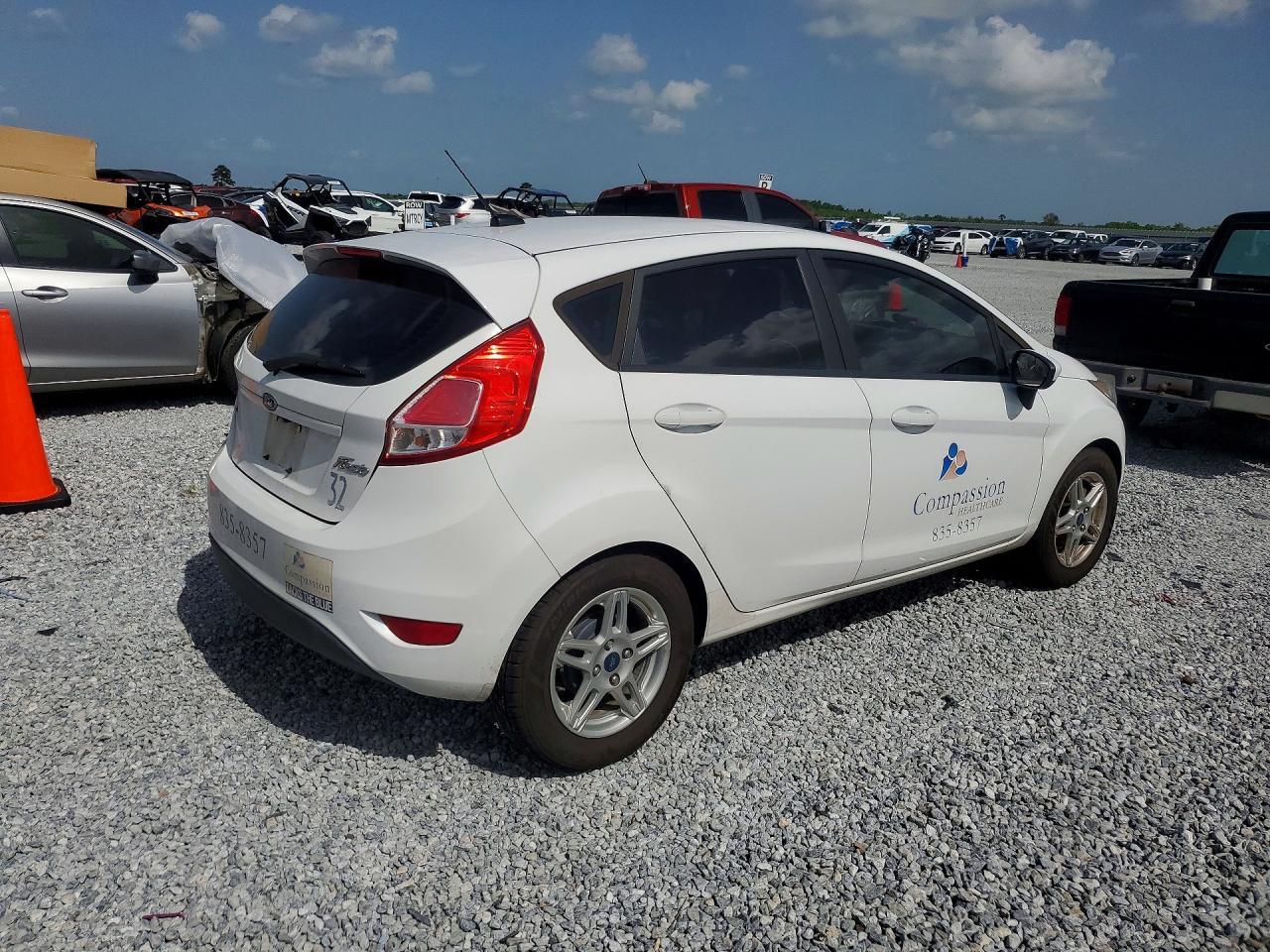 2019 Ford Fiesta Se - Image 3