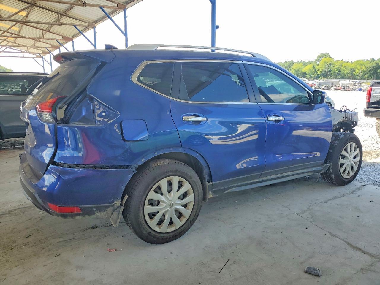 2017 Nissan Rogue S - Image 3