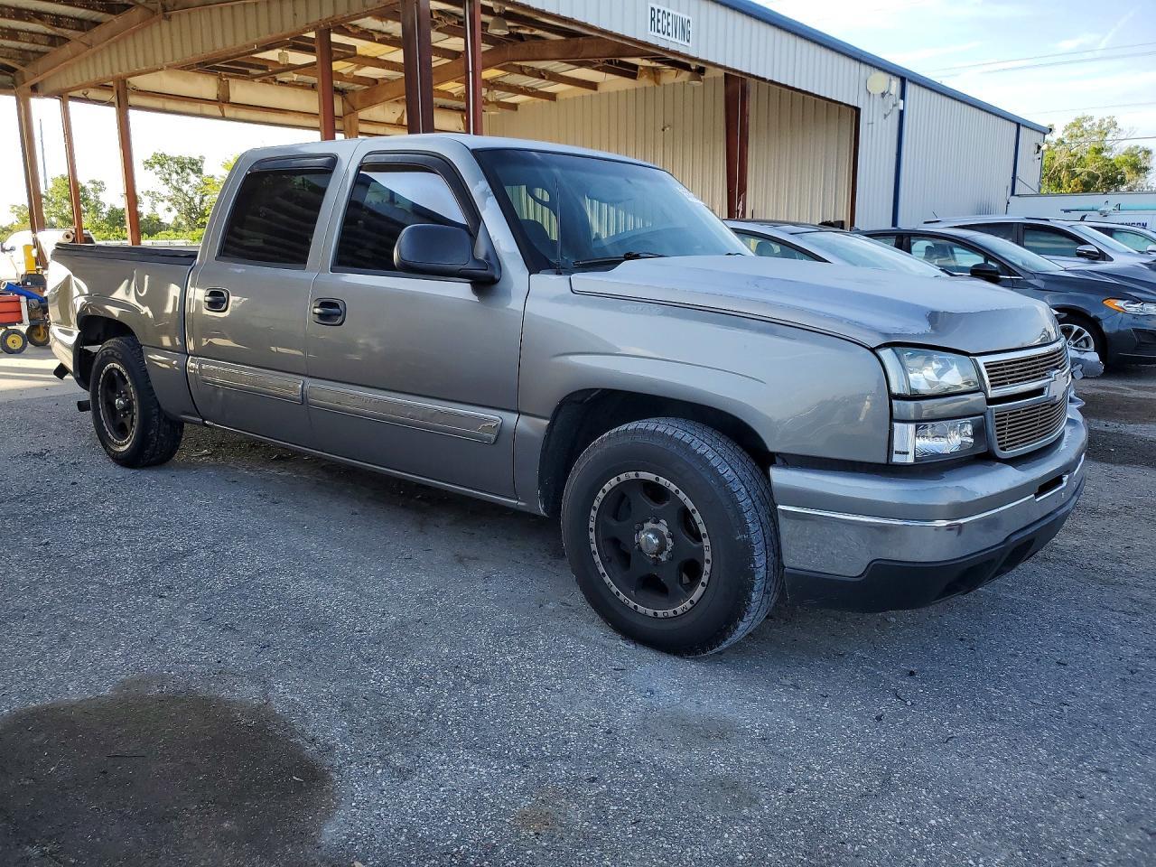 2006 Chevrolet Silverado C1500 - Image 4