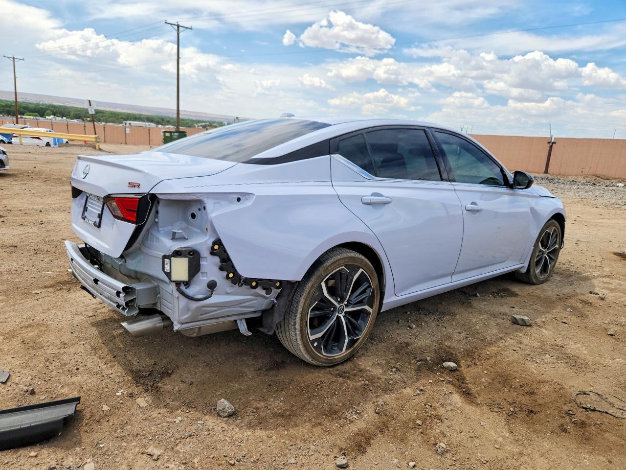 2024 Nissan Altima Sr - Фото 3