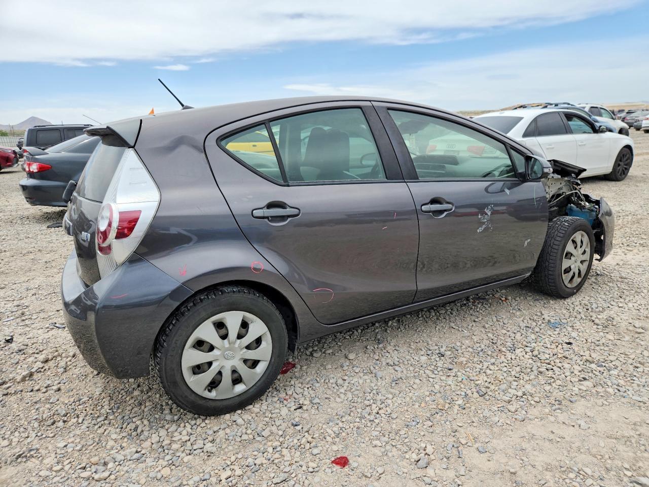 2014 Toyota Prius C One - Фото 3