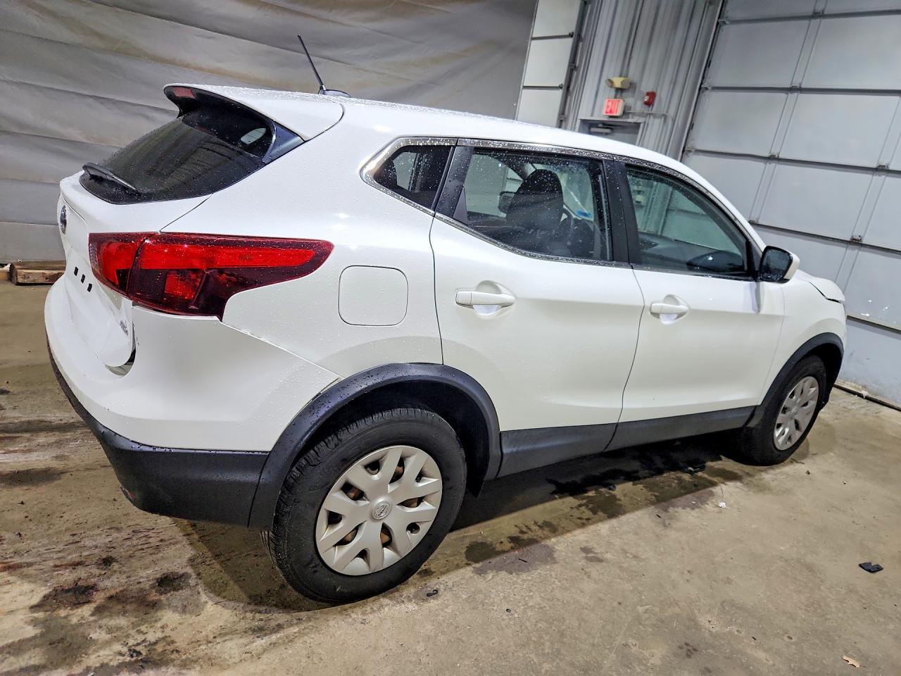 2019 Nissan Rogue Sport S - Image 3