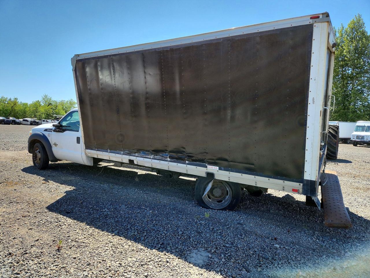 2016 Ford F550 Super Duty Refrigerated Box Truck - Image 2