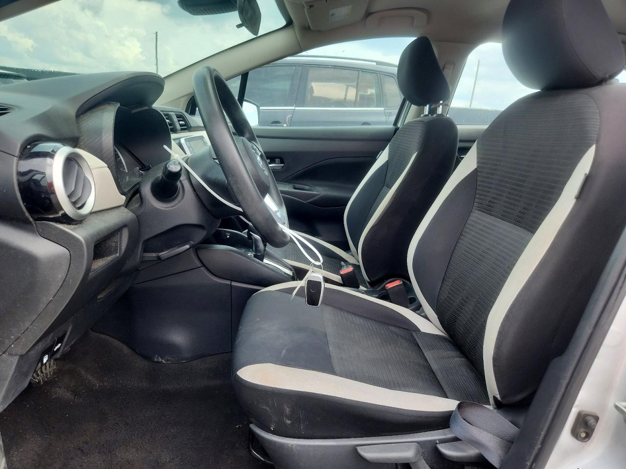 2021 Nissan Versa Sv - Image 7