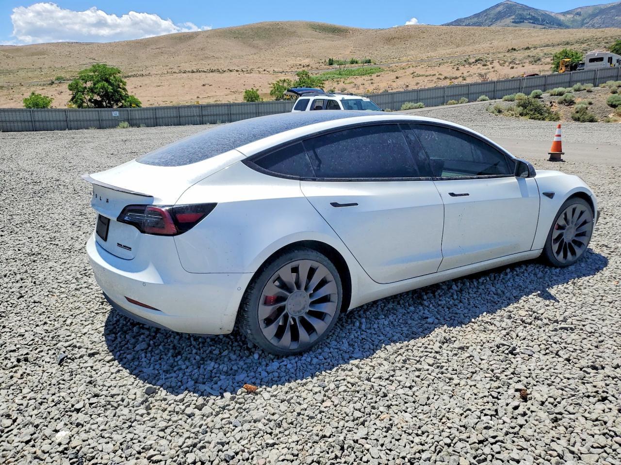 2021 Tesla Model 3 - Image 3