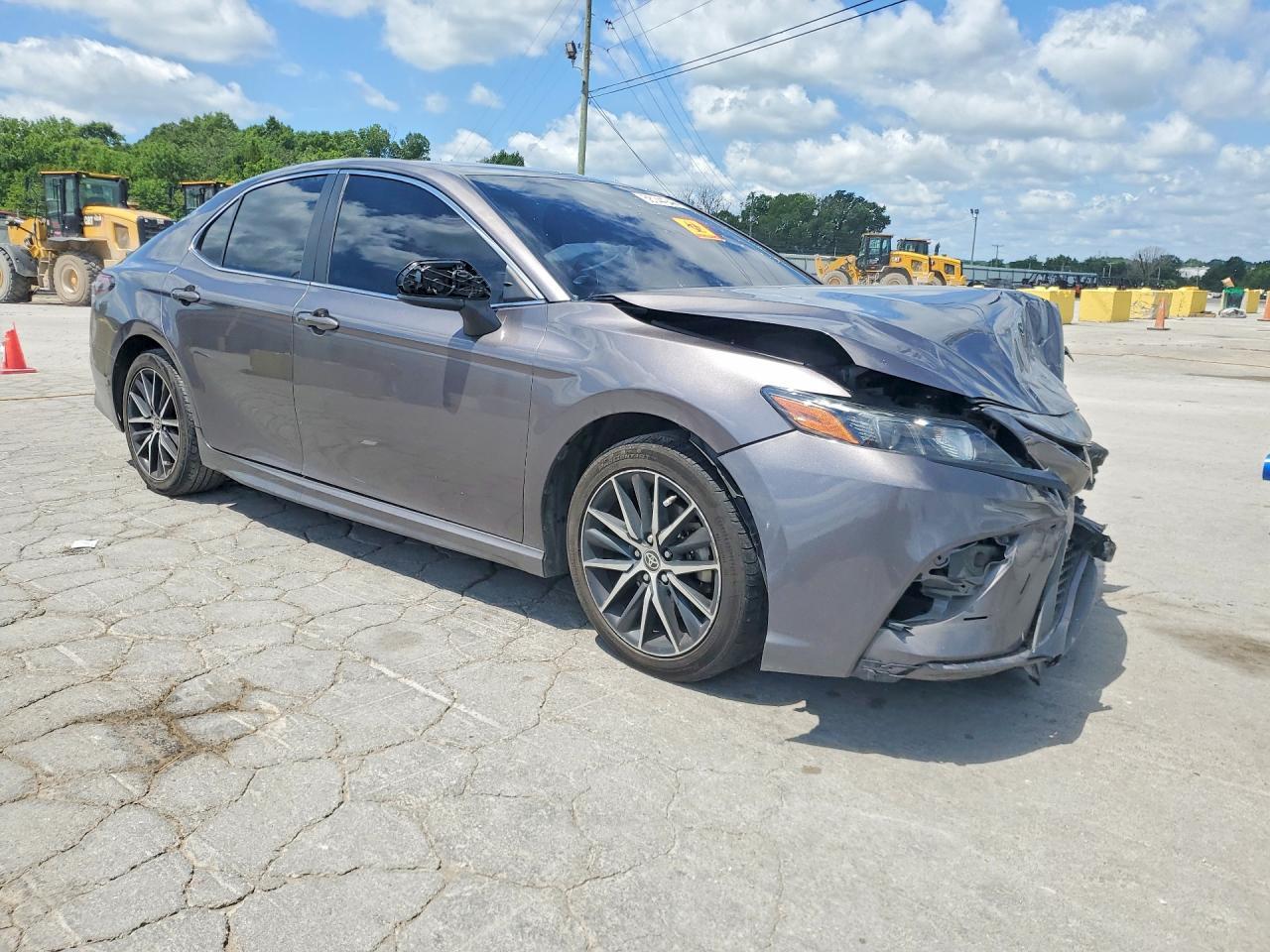 2021 Toyota Camry Se - Фото 4
