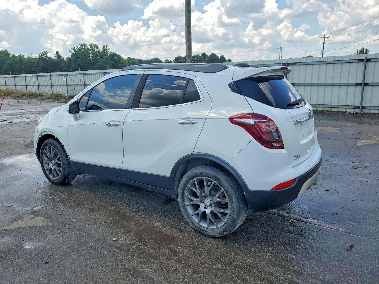 2017 Buick Encore Sport Touring - Фото 2