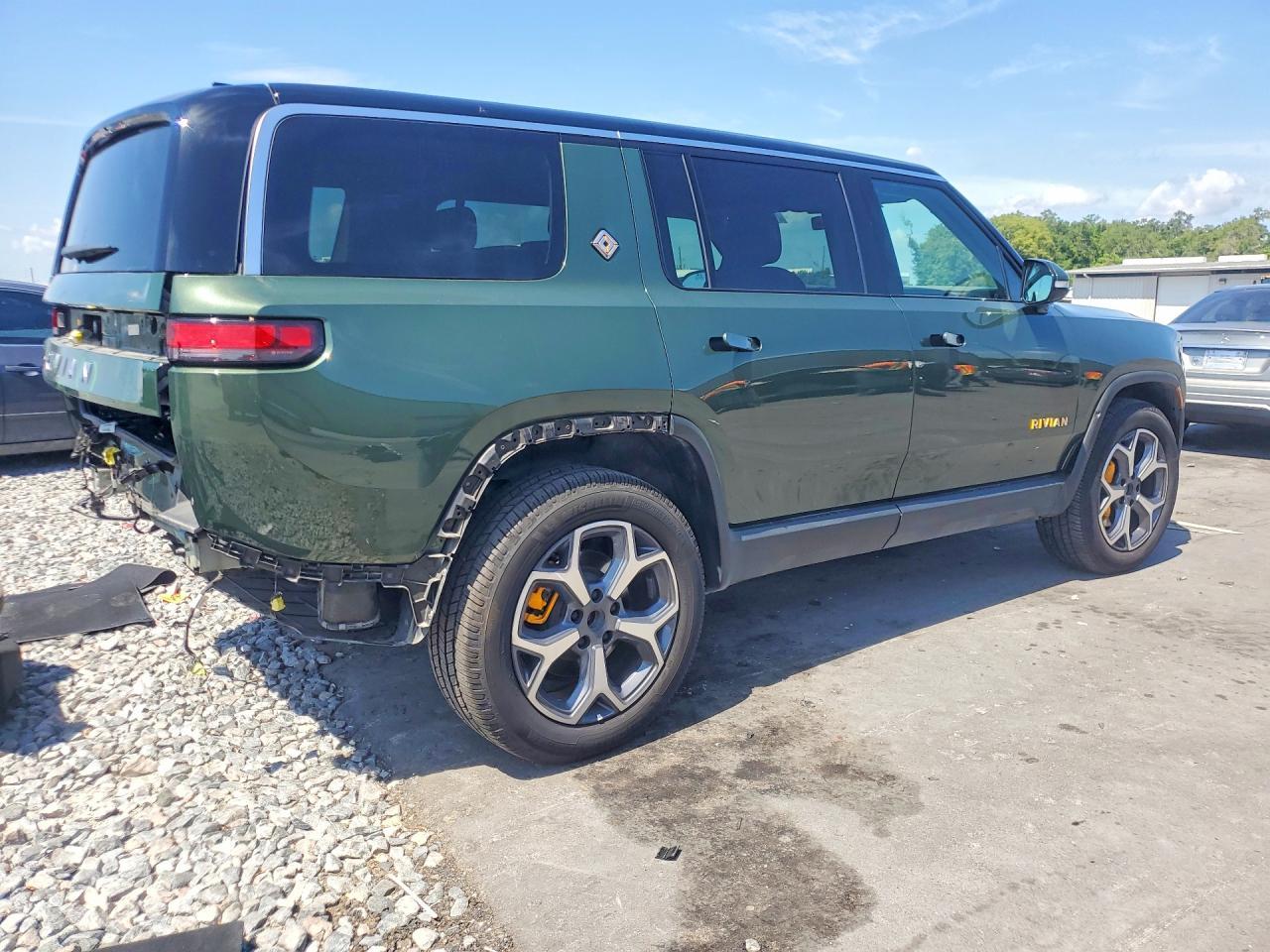 2023 Rivian R1S Adventure - Фото 3