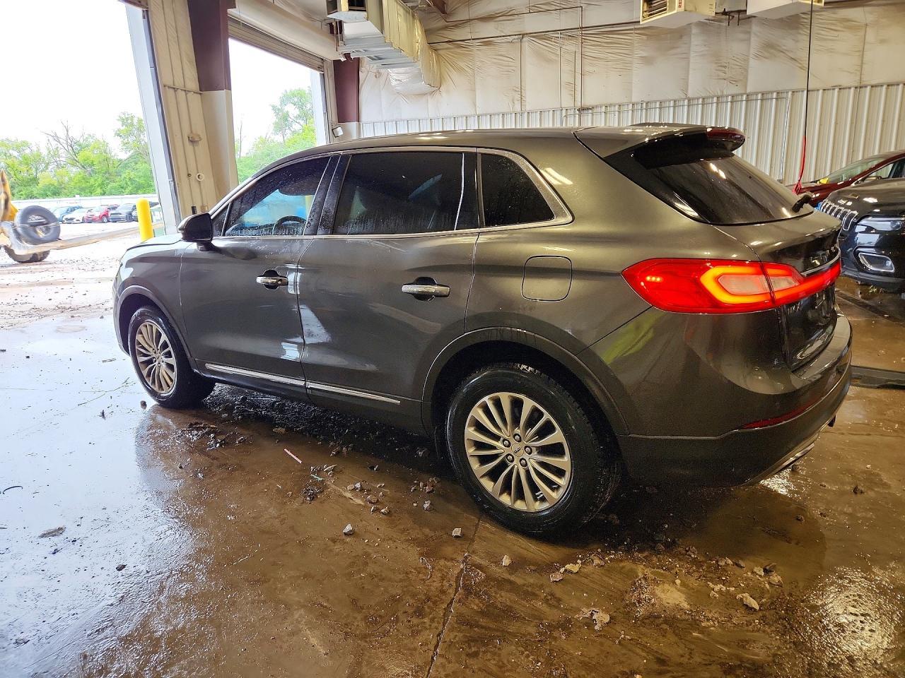 2018 Lincoln Mkx Select - Image 2