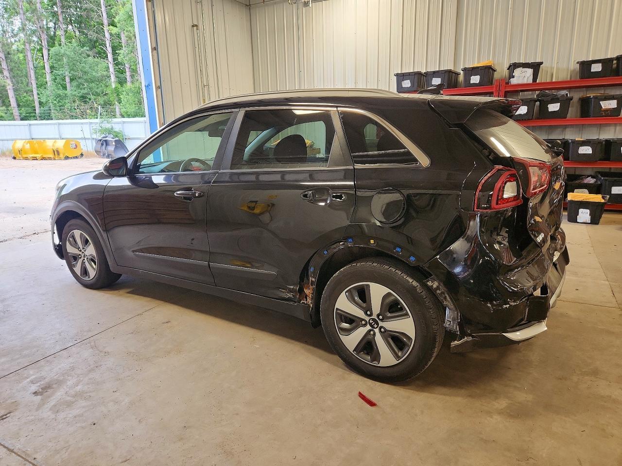 2017 Kia Niro Fe - Image 2