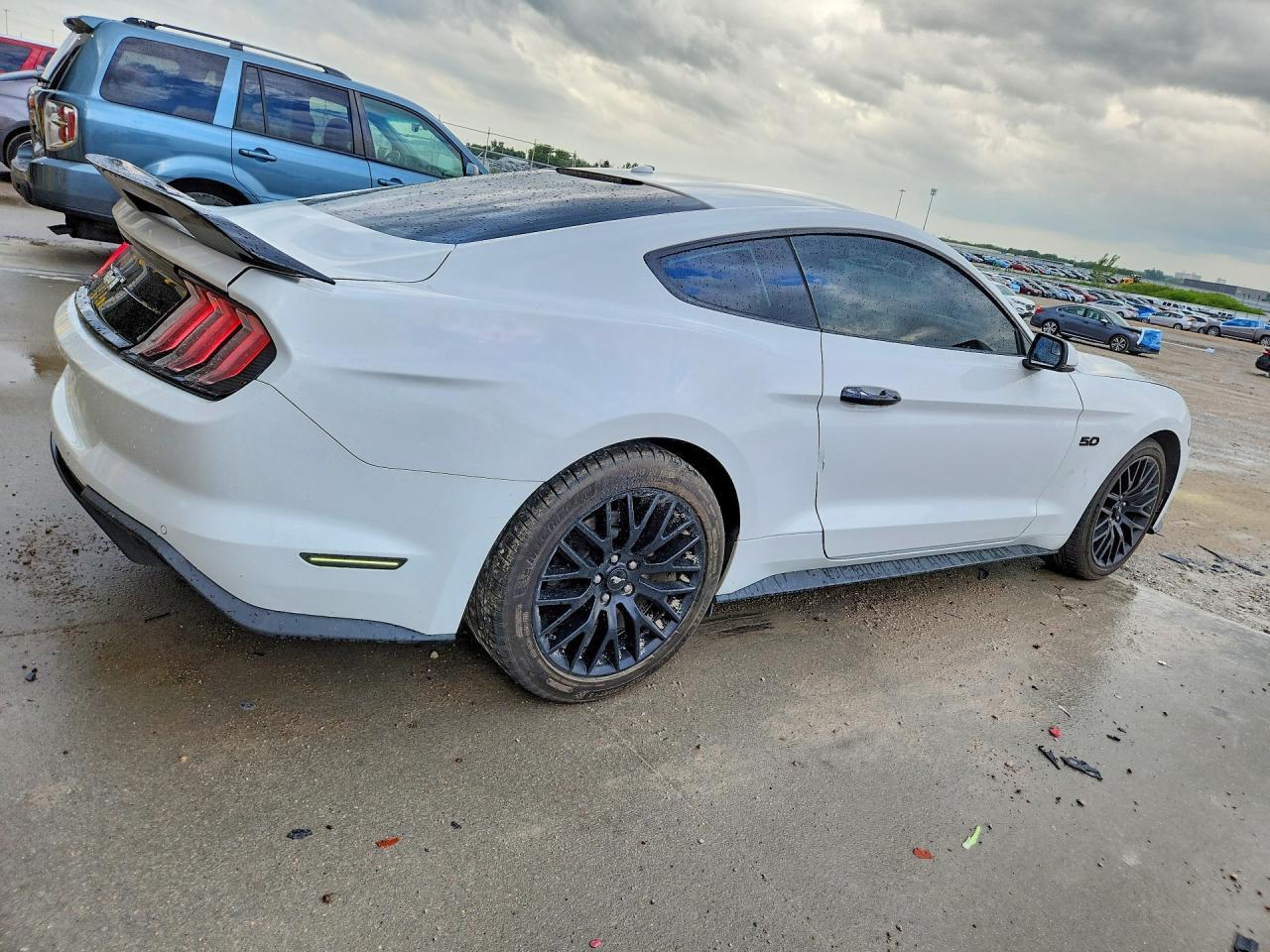 2019 Ford Mustang Gt - Фото 3