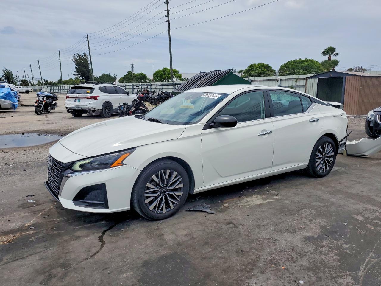 2025 Nissan Altima Sv