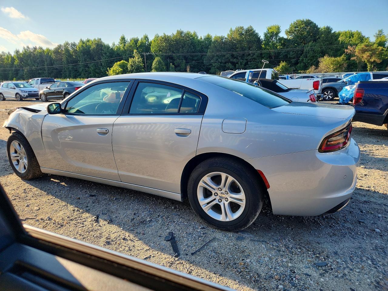 2020 Dodge Charger Sxt - Image 2