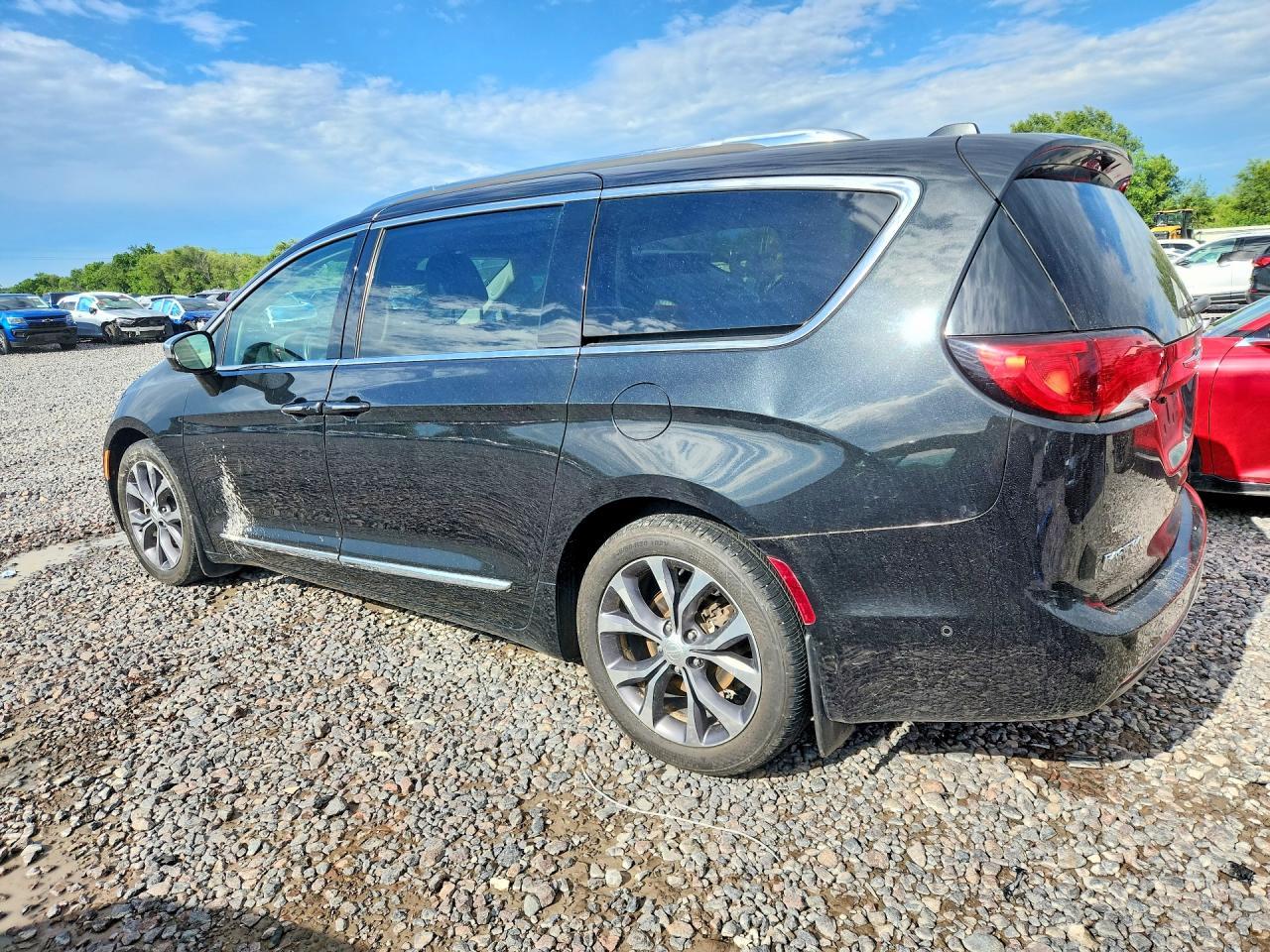 2018 Chrysler Pacifica Limited - Фото 2
